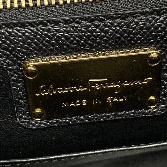 Auth Salvatore Ferragamo Vara 218375 Black Leather Handbag - Picture 12 of 16
